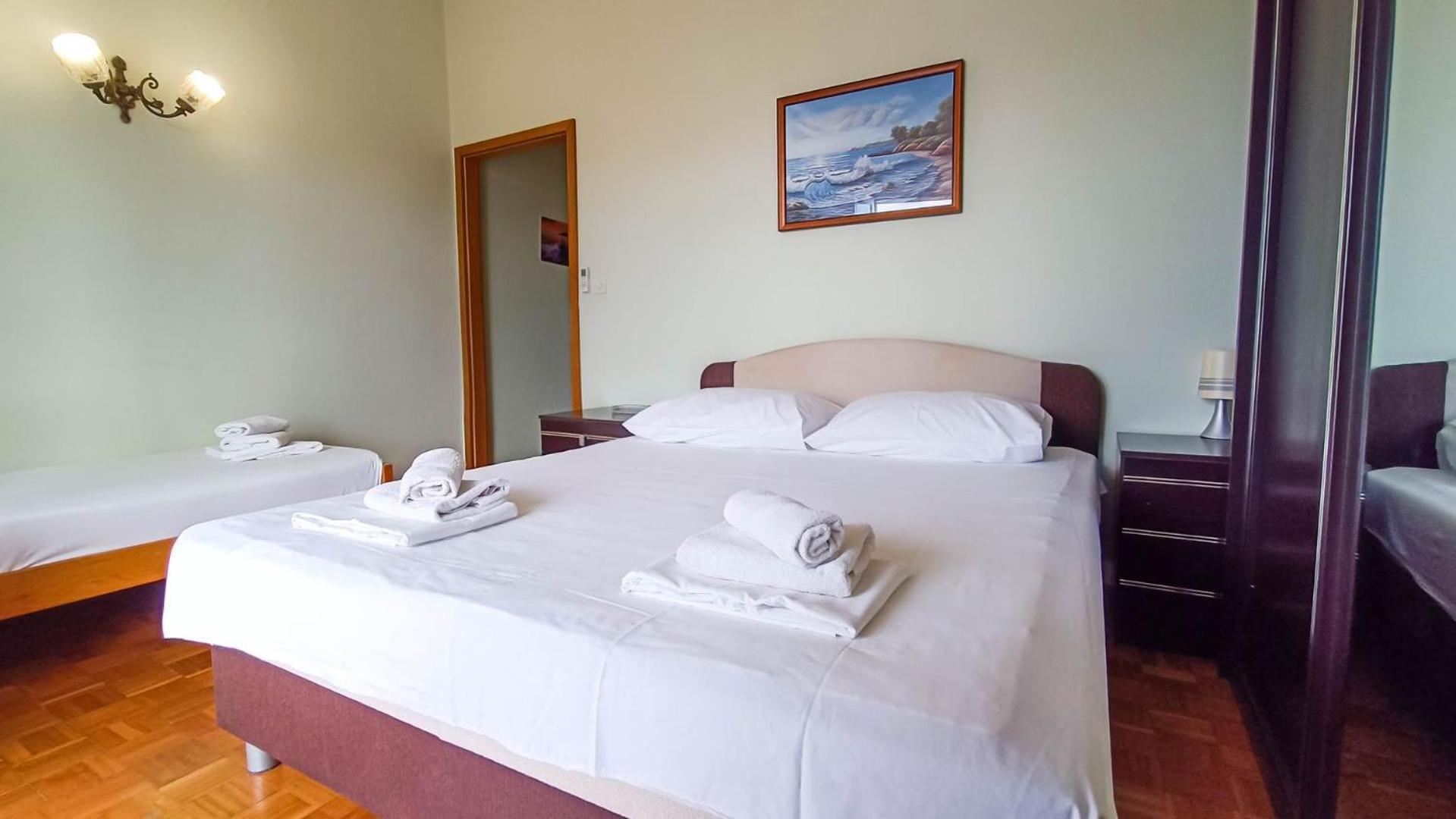 Apartments Ines - 15 Meters From The Beach بروماجنا المظهر الخارجي الصورة