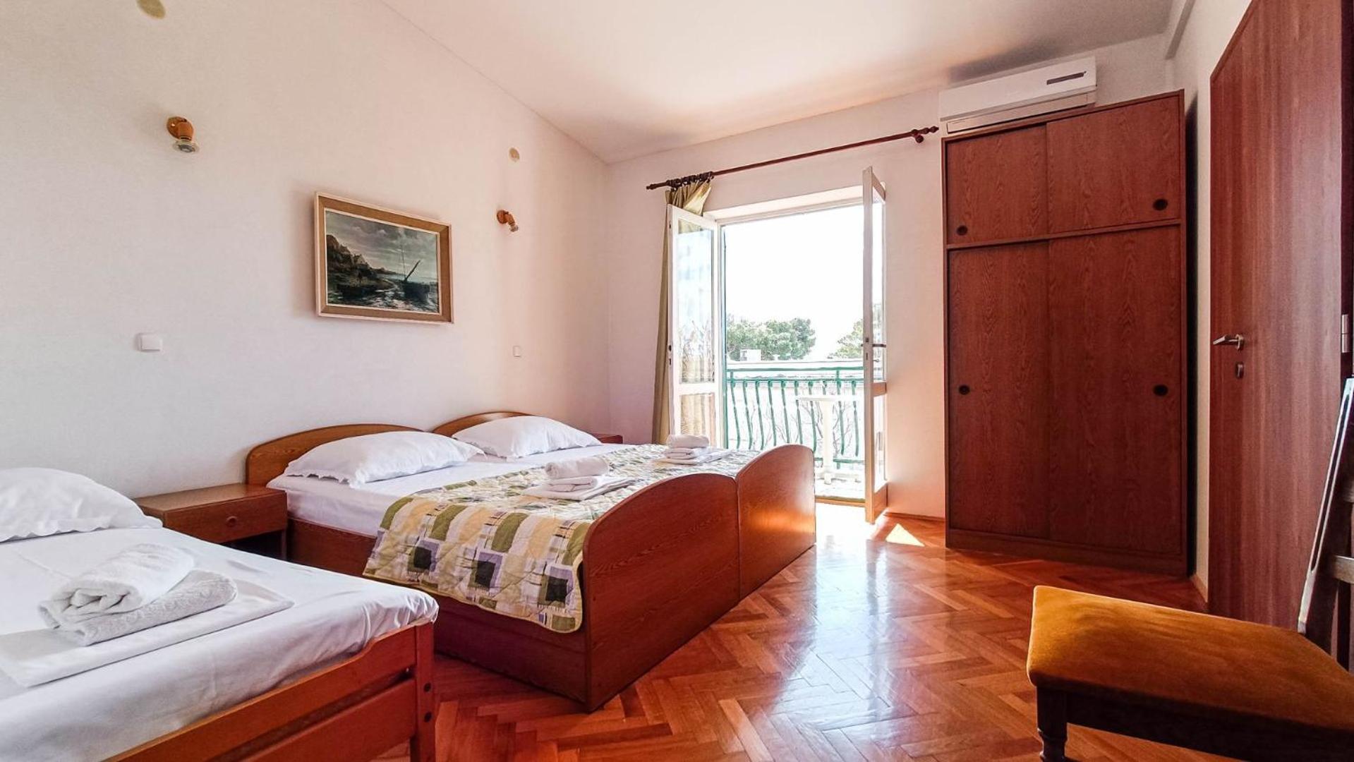 Apartments Ines - 15 Meters From The Beach بروماجنا المظهر الخارجي الصورة