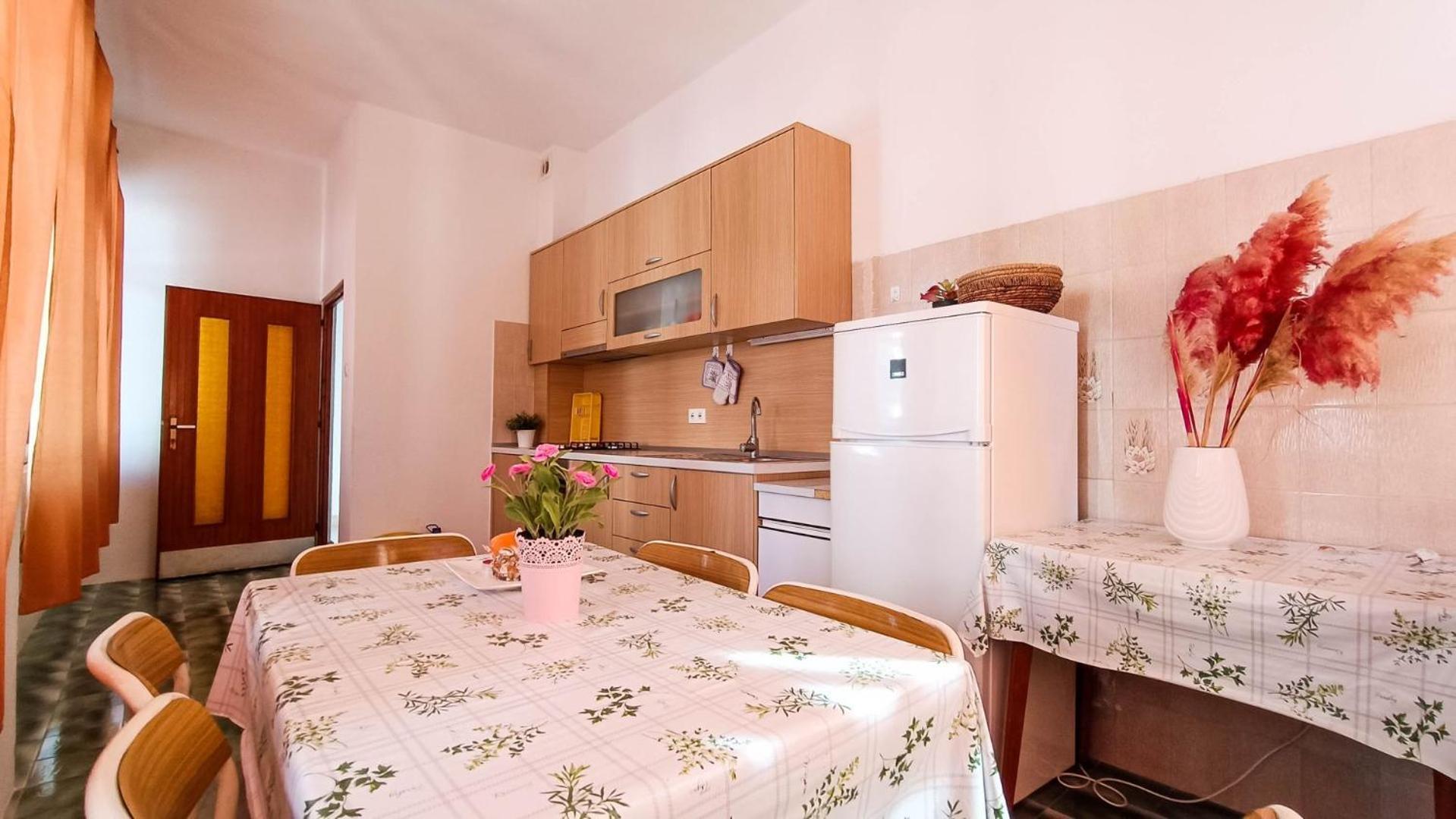 Apartments Ines - 15 Meters From The Beach بروماجنا المظهر الخارجي الصورة