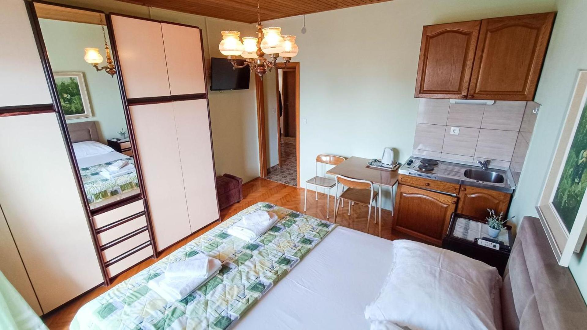 Apartments Ines - 15 Meters From The Beach بروماجنا المظهر الخارجي الصورة