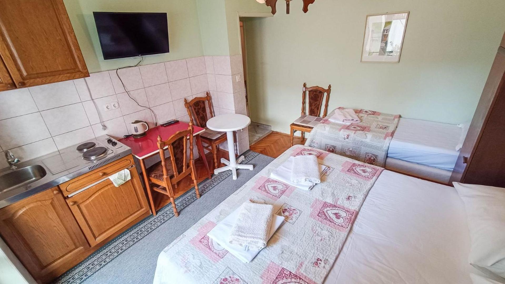 Apartments Ines - 15 Meters From The Beach بروماجنا المظهر الخارجي الصورة